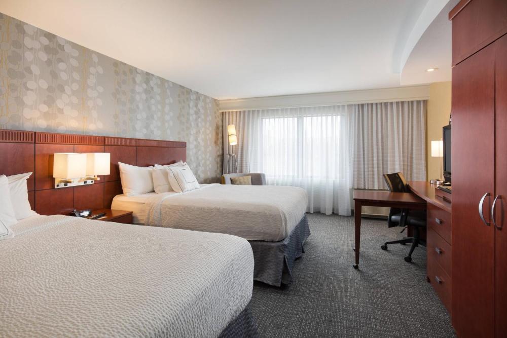 Queen Room with Two Queen Beds interior